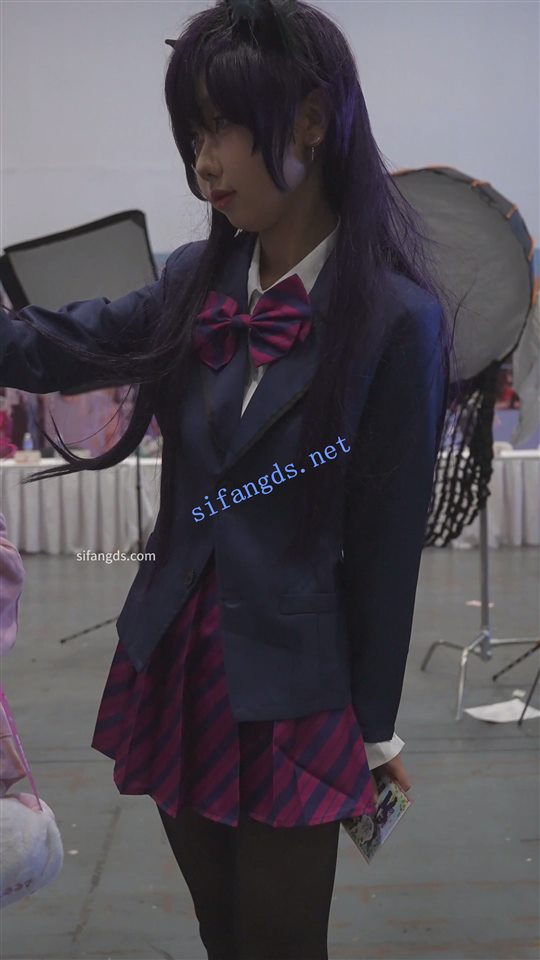 【永久专享】【xxn-316】两位制服jk猫耳cos美女..黑丝花内对着镜头弯腰【2V】【1.02G】